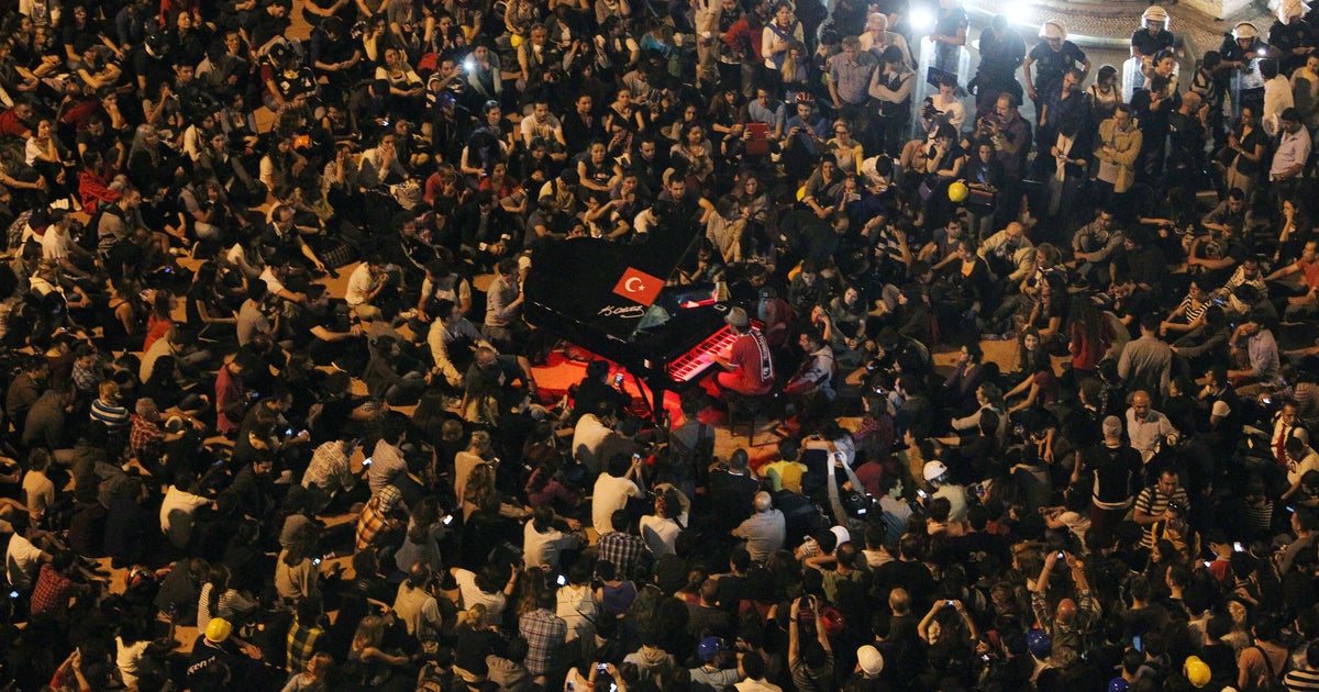 No clear result after Turkish PM, protesters meet - CBS News