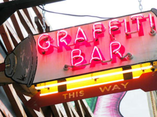Graffiti Bar 