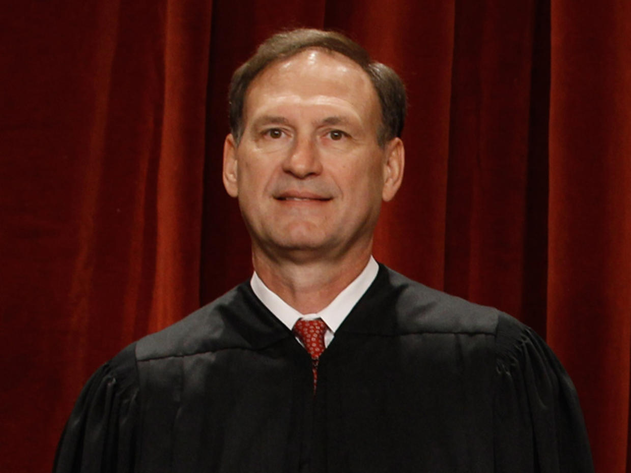Supreme Justice Alito Throws 1st Pitch At Ballpark Cbs Texas 4287