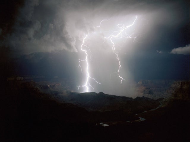 004_72DPI_2007_Grand_Canyon_Lightning_Med_Format_Film_T.Roe_copy.jpg 