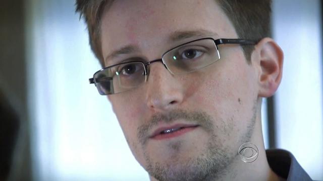 Edward Snowden flees Hong Kong for Moscow 