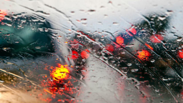 rain-driving-traffic-generic.jpg 