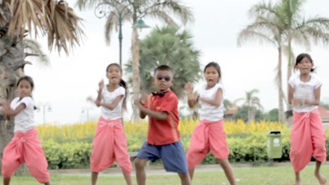 Cambodian_Kids_Gangnam_Style.jpg 