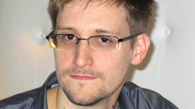 Report: Snowden cleared to leave Moscow airport 