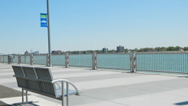 detroit-river-riverwalk.jpg 