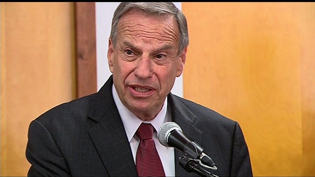 San Diego mayor to undergo therapy 