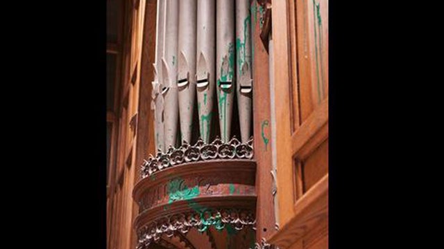 pipe-organ-1.jpg 