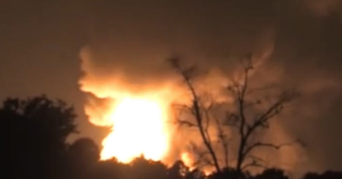Massive explosions rock Florida propane plant - CBS News