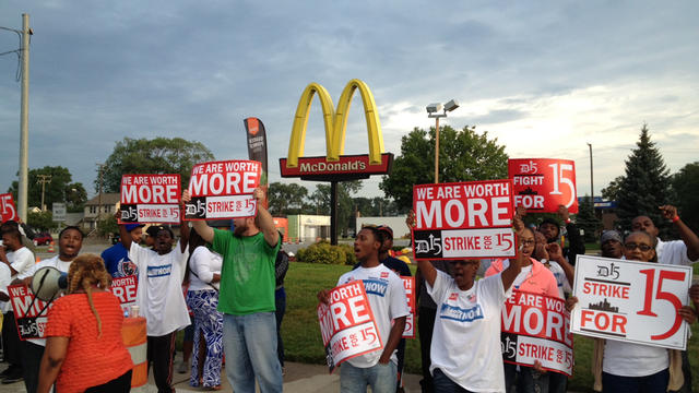 fast-food-worker-protest.jpg 
