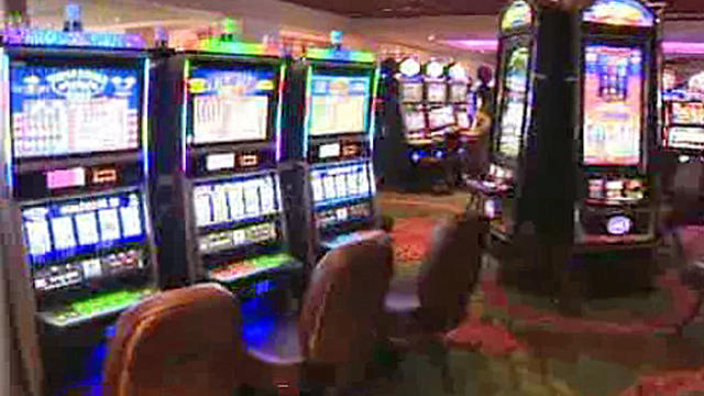 hialeah-park-casino-slots.jpg 