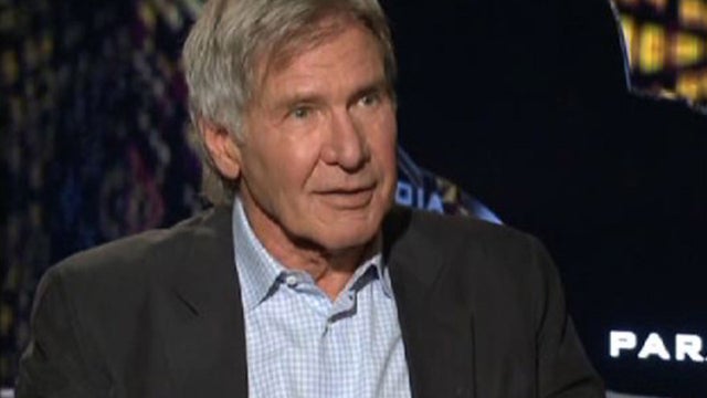 Harrison Ford, Liam Hemsworth face their "Paranoia" 