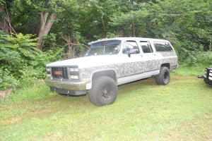late-model-gmc-suburban.jpg 