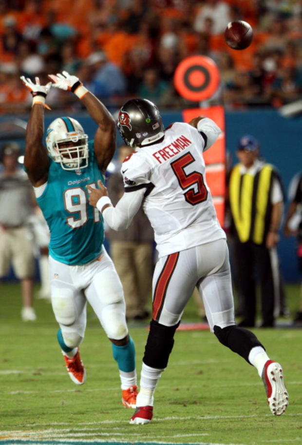 miami-dolphins-v-tampa-bay-buccaneers-0824135.jpg 