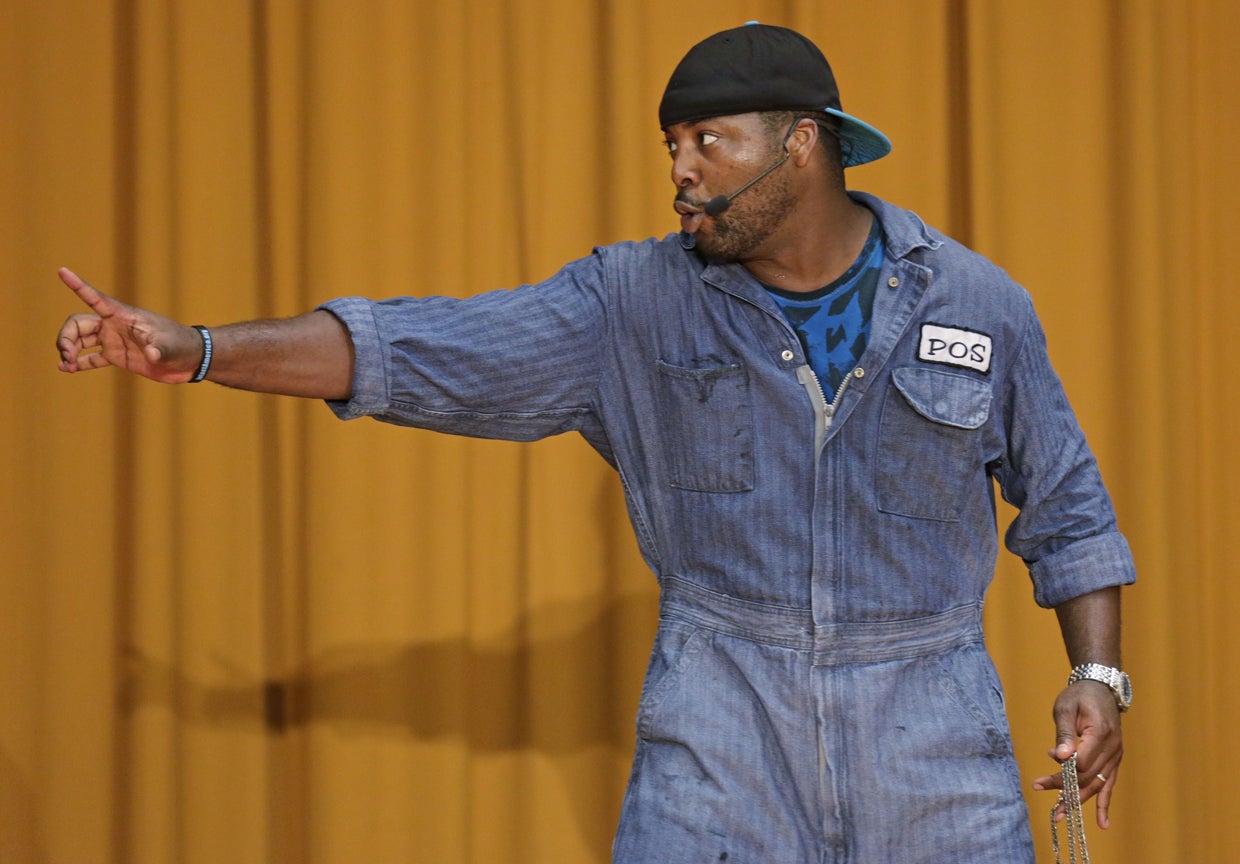 Rappers perform Shakespeare behind bars