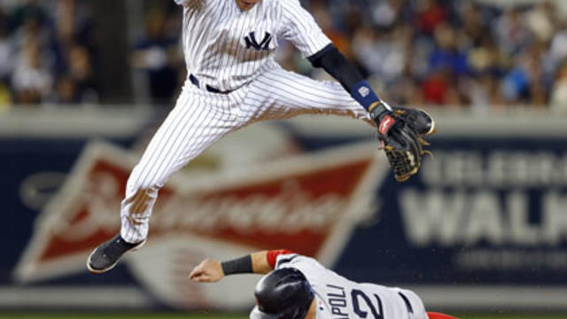 Hernández lifts Red Sox over Yankees in 10 innings to take series - CBS New  York