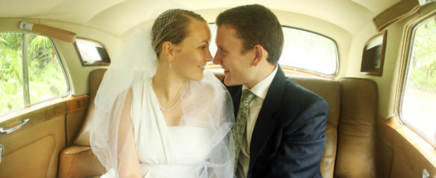 Honeymoon Testers Attempt To Break Wedding Vow Record In Queensland 
