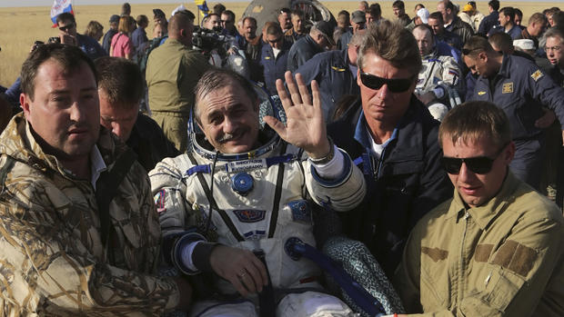 Soyuz capsule returns ISS astronauts to Earth 