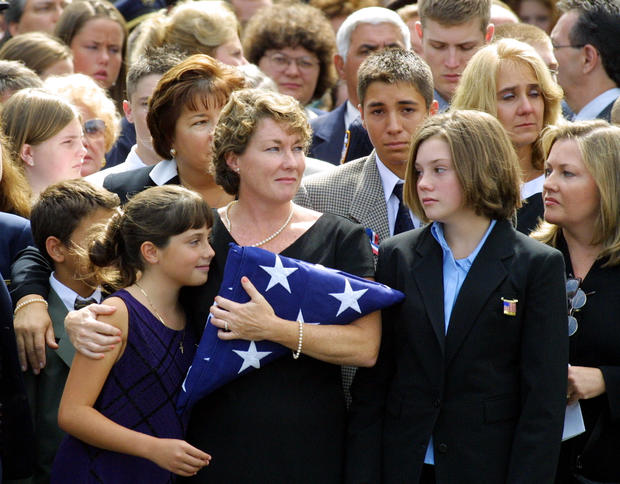 Ellen Saracini and family at 9/11 funeral service 