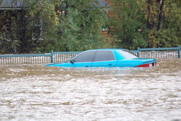 flooded-car-at-po-lot.jpg 