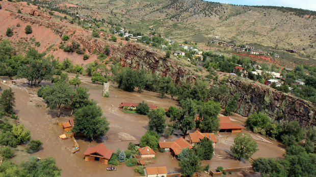 Flash flooding swamps Colorado 