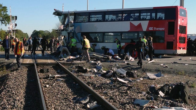 canada_train_bus_crash_AP184886548703.jpg 