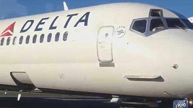 Delta Emergency Landing 