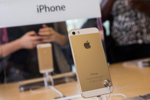 Apple's Latest iPhone Models Go On Sale Across U.S. 