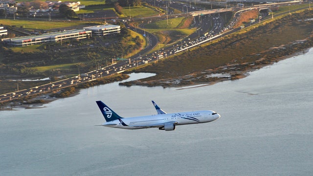 Air New Zealand Boeing 767 approaches to land at Auckland international airport 