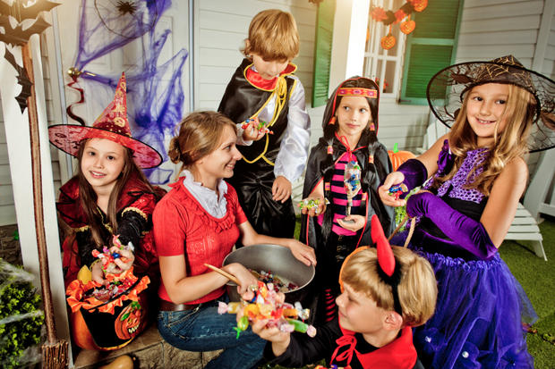 Halloween Trick or treaters costumes kids children 