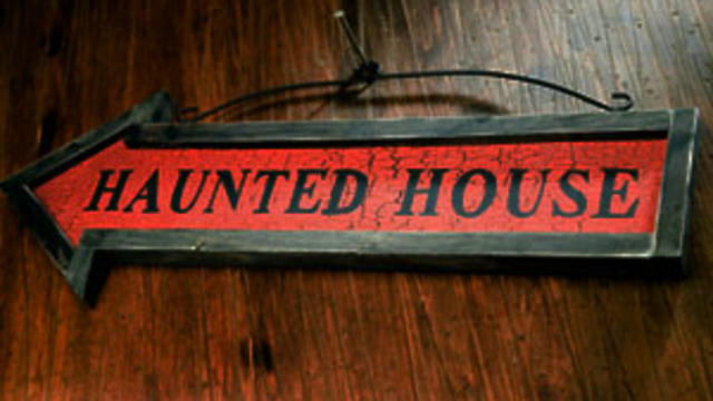 haunted_house_sign_feature.jpg 