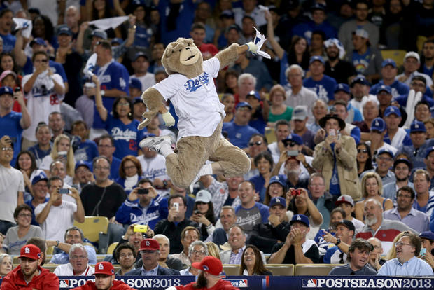 Dancing Dodgers bear 