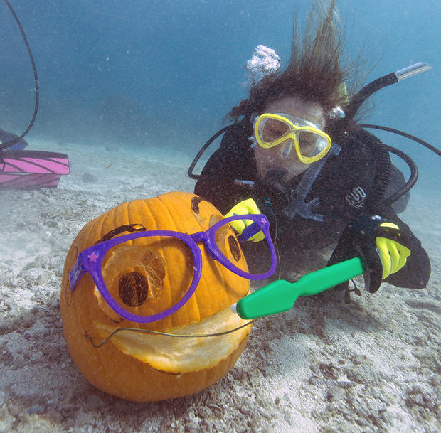 Underwater Pumpkin Carving 2 