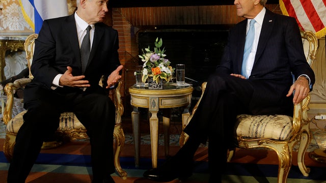 Secretary of State John Kerry meets Israeli Prime Minister Benjamin Netanyahu in Rome 