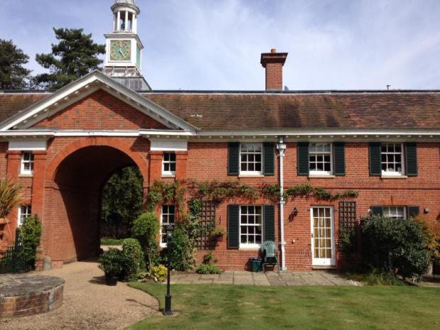 10 homes that had big roles in scary movies