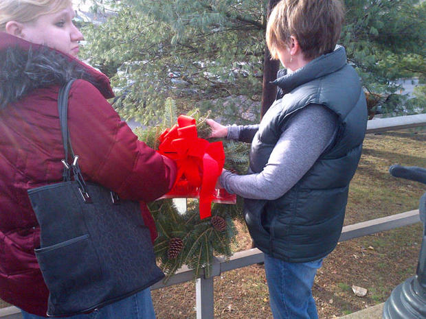 LIRR Massacre Wreath La 