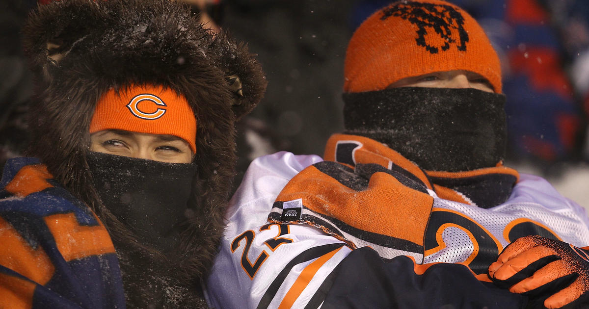 Bundle Up Bears Fans Game Night Will Be A Cold One Cbs Chicago