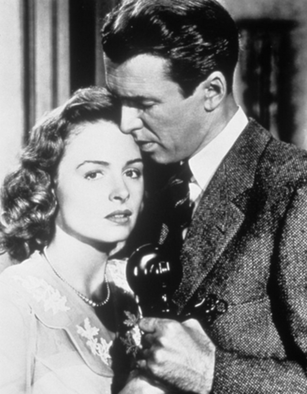 Donna_Reed_with_James_Stewart_(1946) 