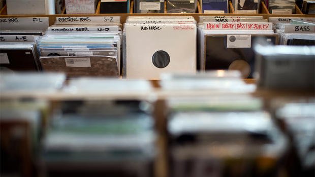 Record ShopL 