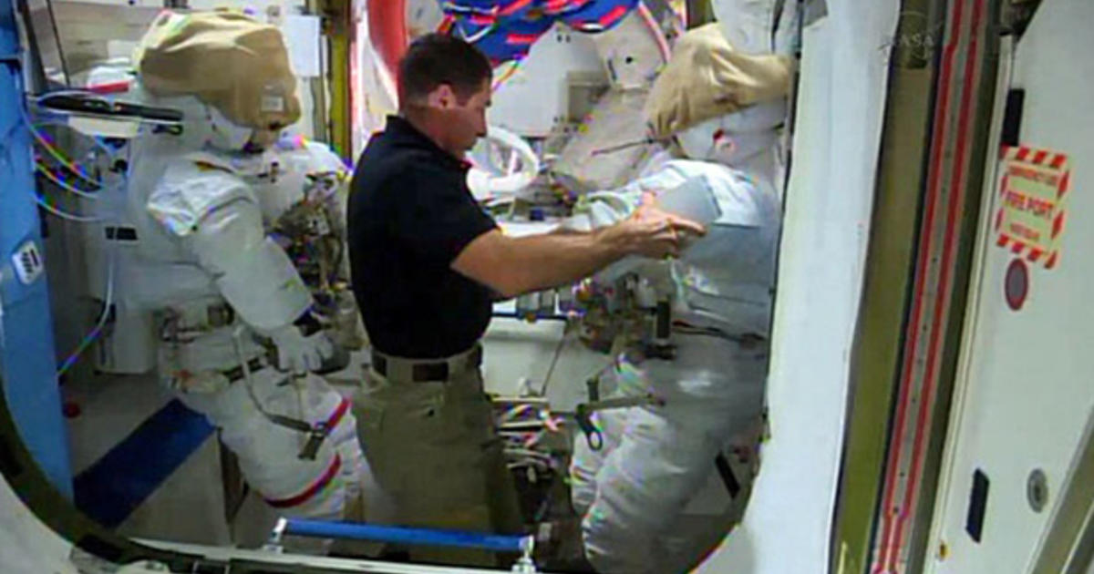 Astronauts Set For Christmas Eve Spacewalk Cbs News