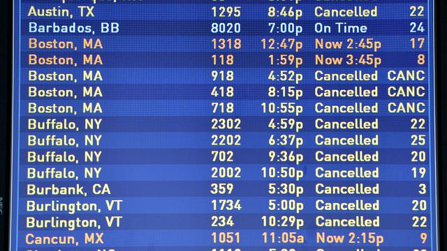 jetblue-flight-cancelations-delays_461010445.jpg 