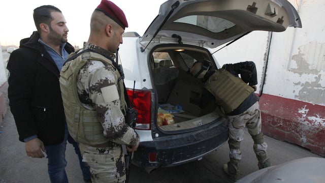 iraq_troops_baghdad_checkpo.jpg 