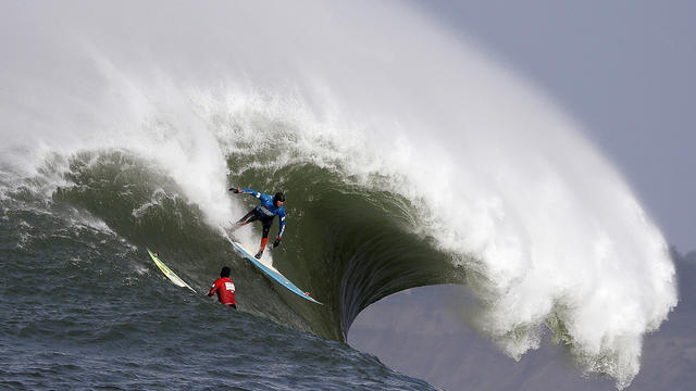 Mavericks surfing AP290470267397.jpg 