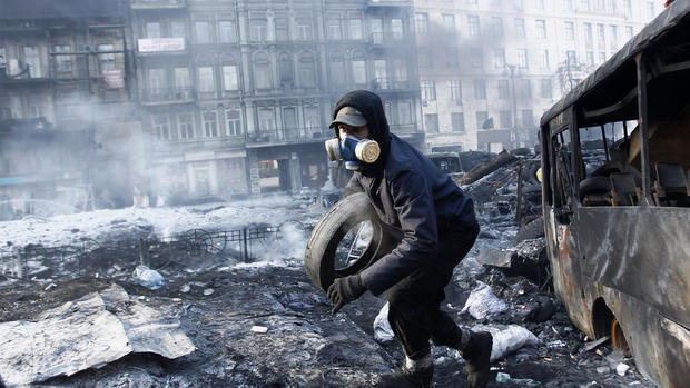 Ukrainian protests grow more violent 