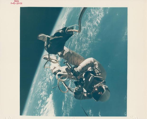 011_James McDivitt, Ed White walking in space, the Earth limb beyond, Gemini 4, June 1965, Vintage chromogenic print, 20.3 x 25.4 cm.jpg 
