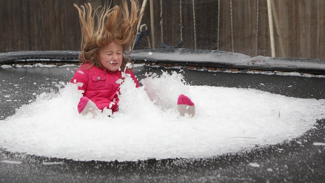 Snow storm startles South 