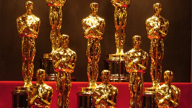 academy-awards-oscar-statuettes.jpg 