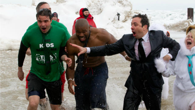 jimmy-fallon-israel-idonije-brian-bannon-and-mike-kelly-participate-in-the-polar-plunge1.jpg 