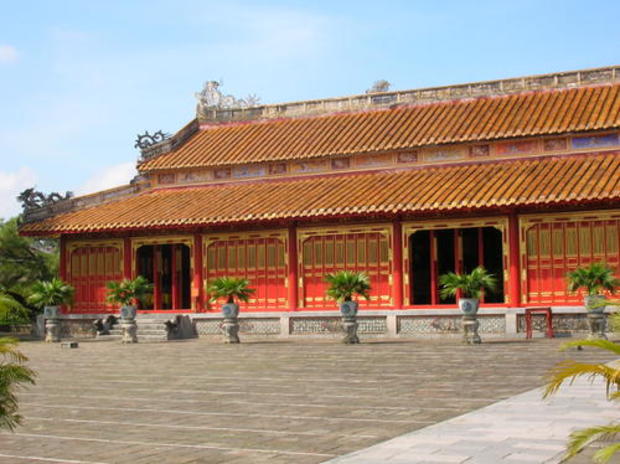 complex-of-hue-monuments.jpg 
