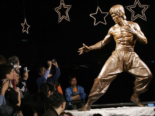 bruce-lee-statue-910497.jpg 