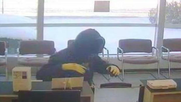 fbi-seeks-alleged-armed-repeat-bank-robbers-6.jpg 